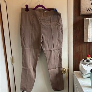 LOGO by Lori Goldstein Anywhere stretch stirrup pants